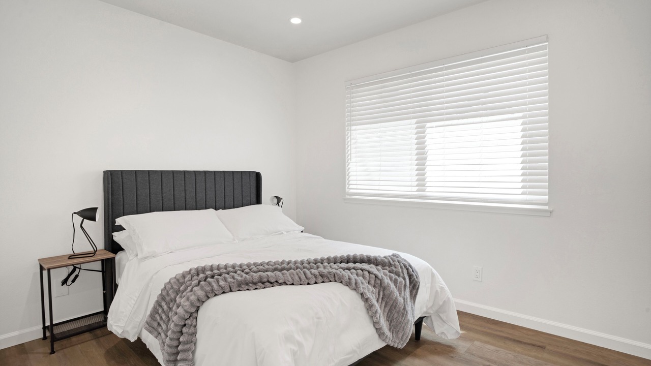 Photo of Bedroom in Thousand Oaks