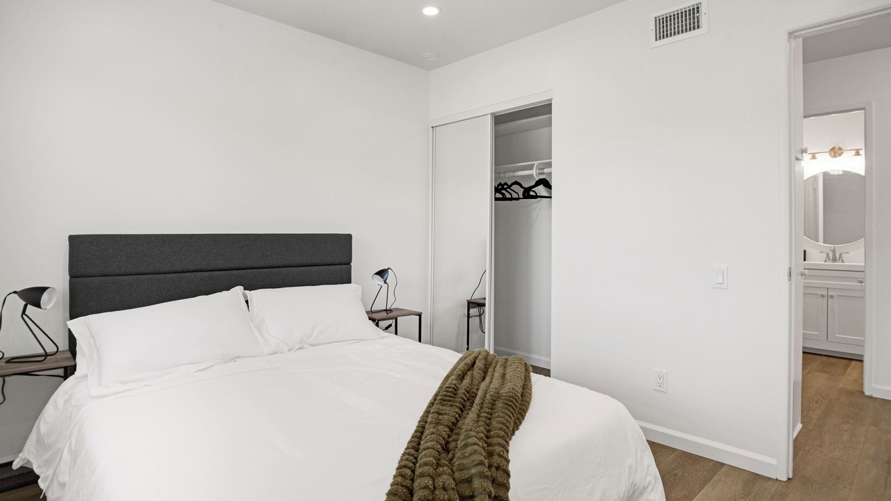 Photo of Bedroom in Thousand Oaks