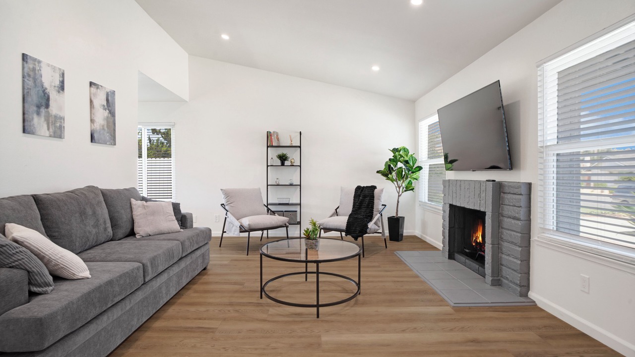 Photo of Livingroom in Thousand Oaks