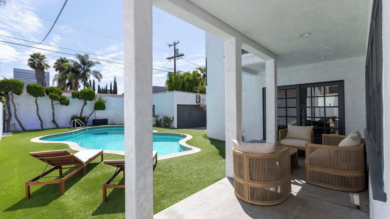 Photo of Patio Balcony in La Brea
