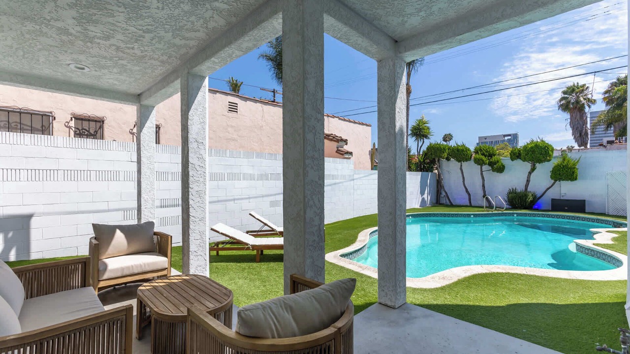 Photo of Outdoor in La Brea