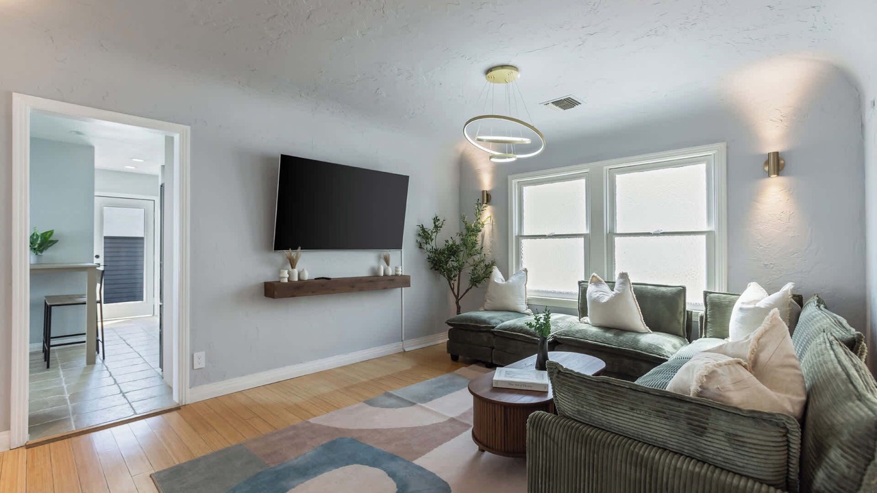 Photo of Livingroom in La Brea