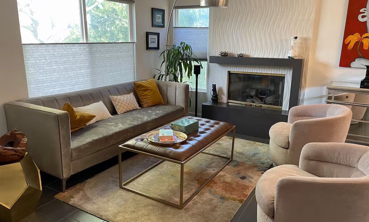 Photo of Livingroom in Racquet Club South