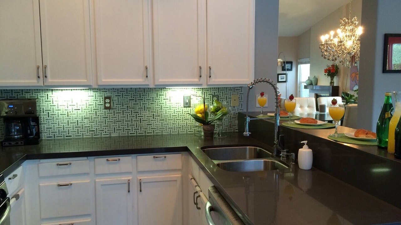 Photo of Kitchen in Racquet Club South