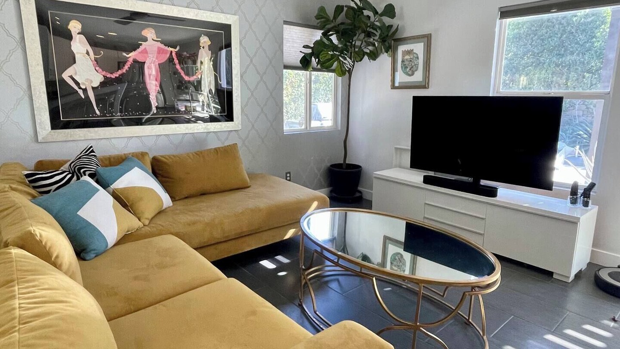 Photo of Livingroom in Racquet Club South