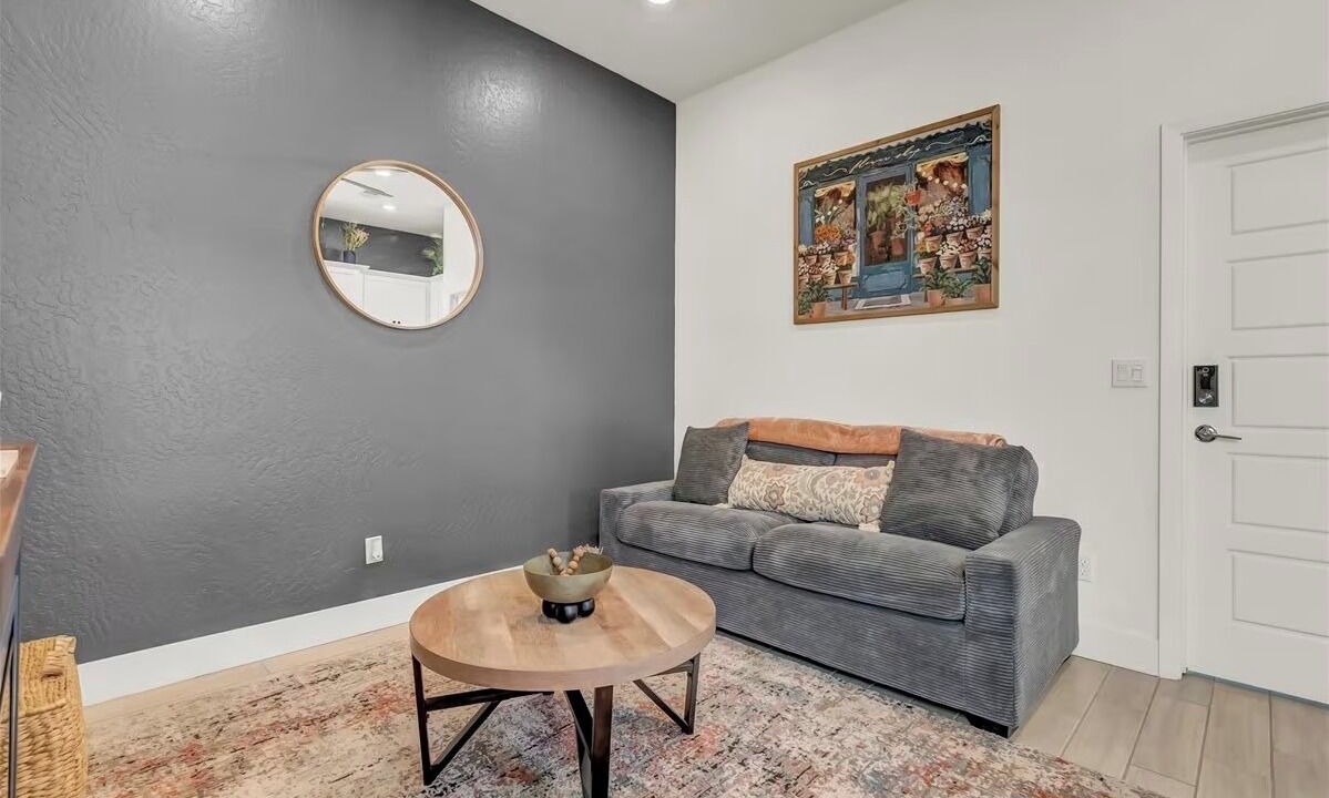 Photo of Livingroom in Hanford