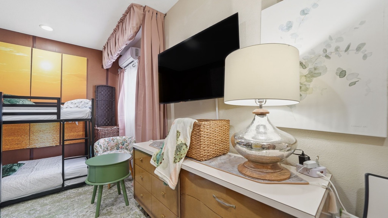 Photo of Bedroom in Lincoln Acres