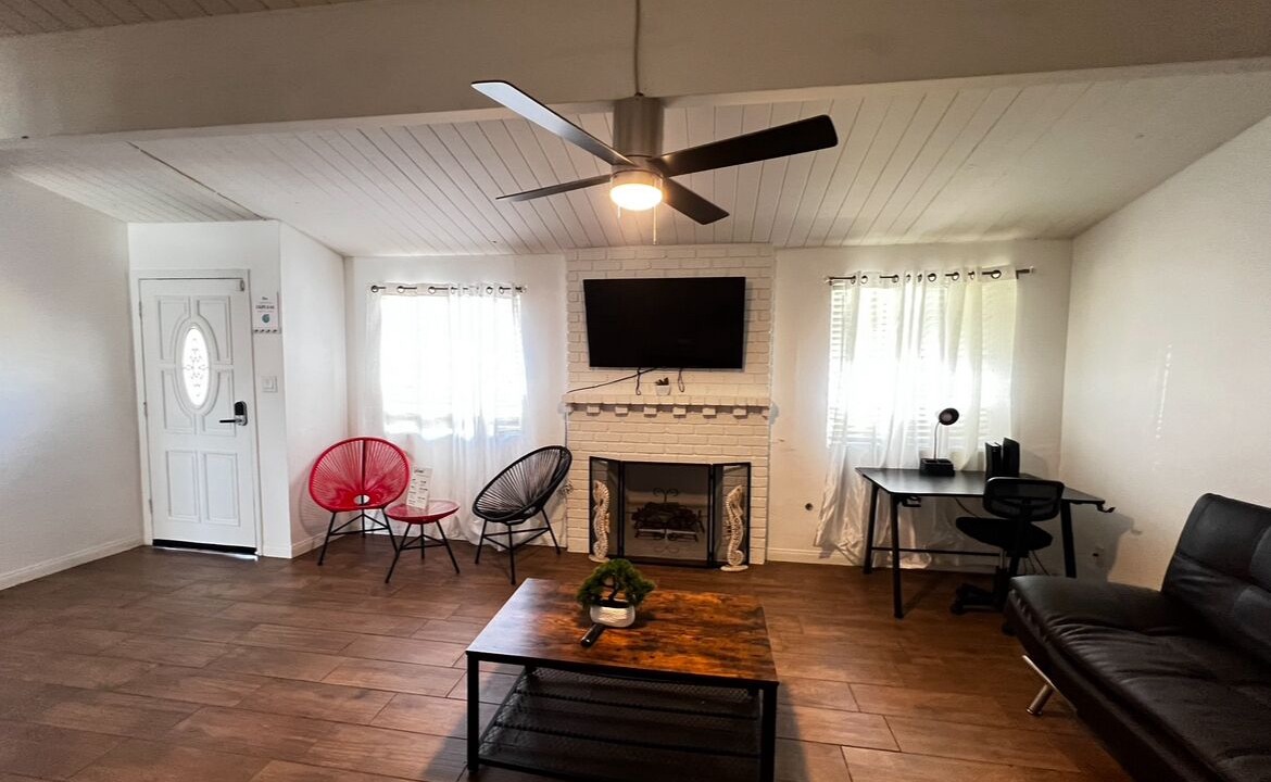 Photo of Livingroom in Bakersfield