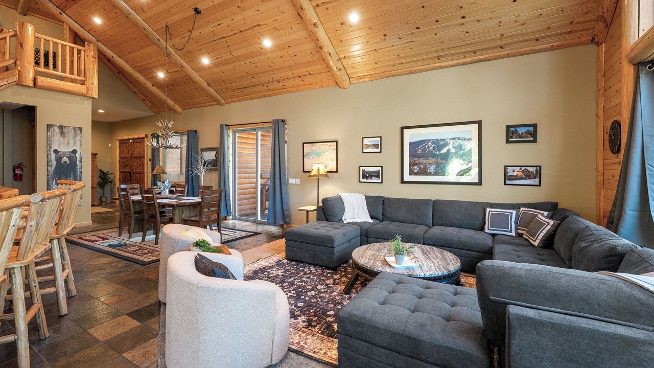Photo of Livingroom in Fox Farm
