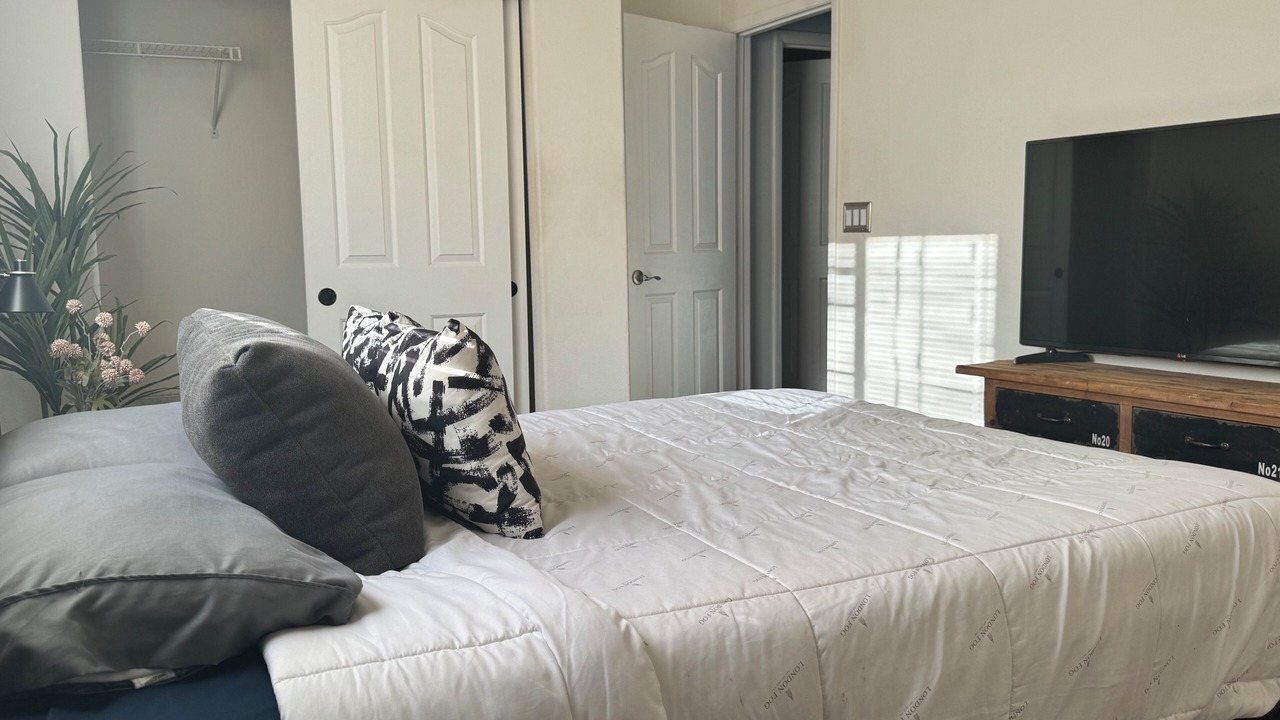 Photo of Bedroom in Northwest Area