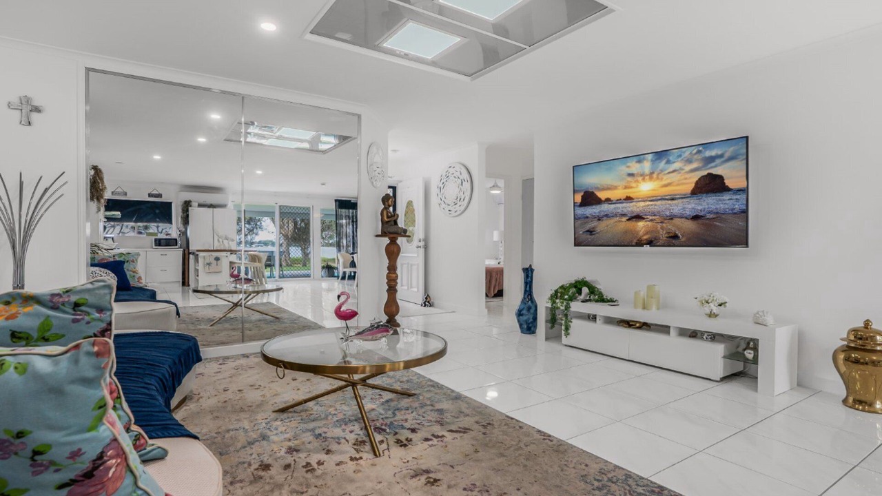 Photo of Livingroom in Sandstone Point