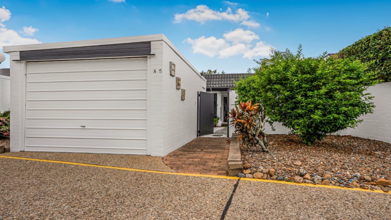 Photo of Outdoor in Sandstone Point