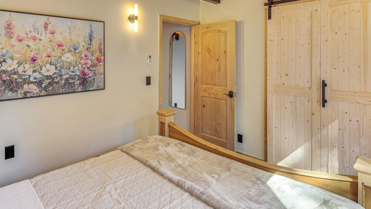 Photo of Bedroom in Pine Mountain Club