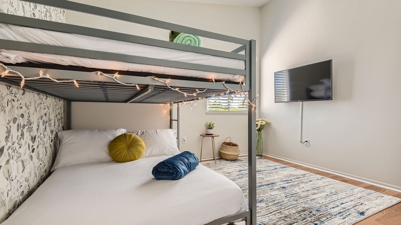 Photo of Bedroom in Canyon Gate