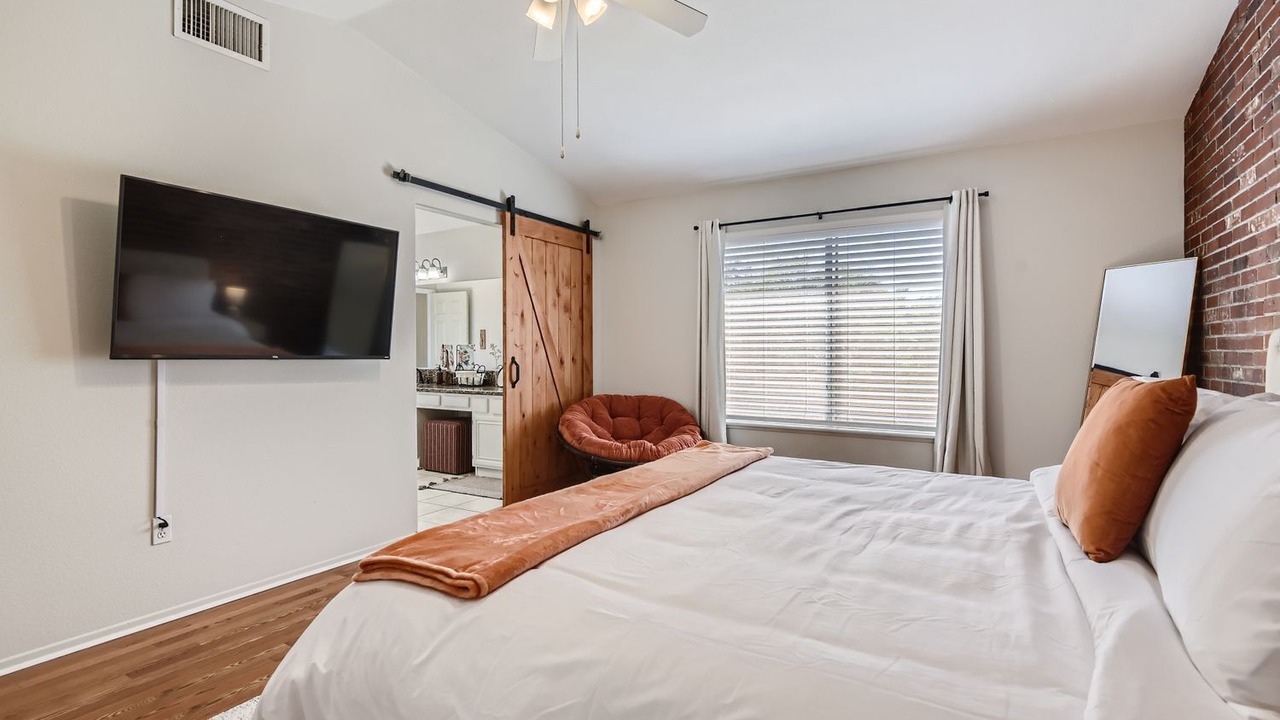 Photo of Bedroom in Canyon Gate