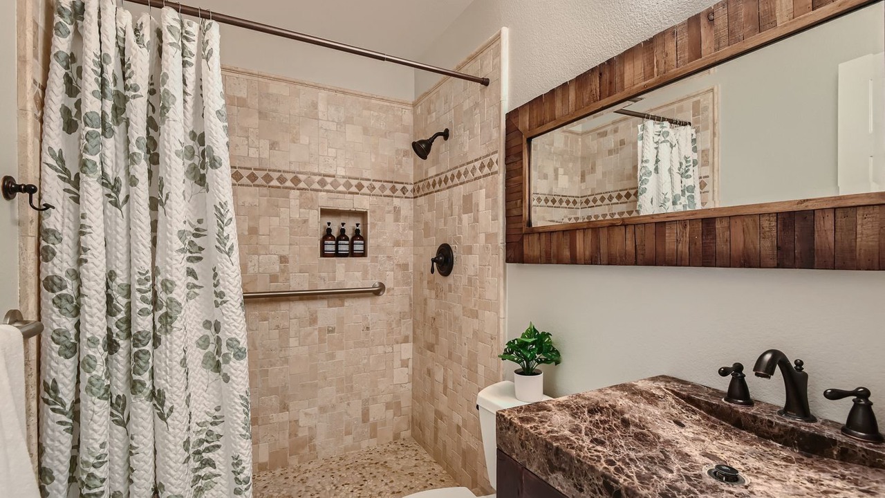 Photo of Bathroom in Canyon Gate