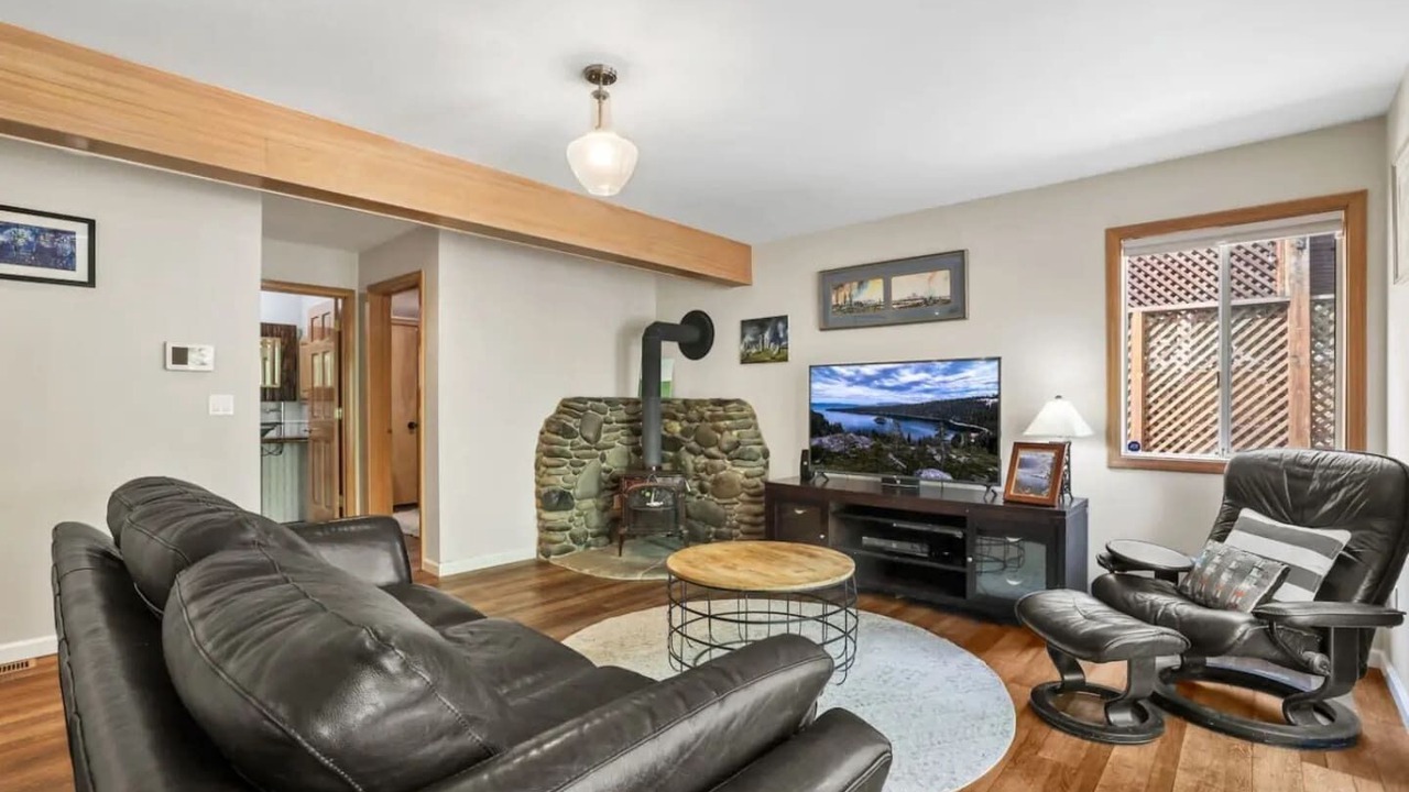 Photo of Livingroom in North Upper Truckee