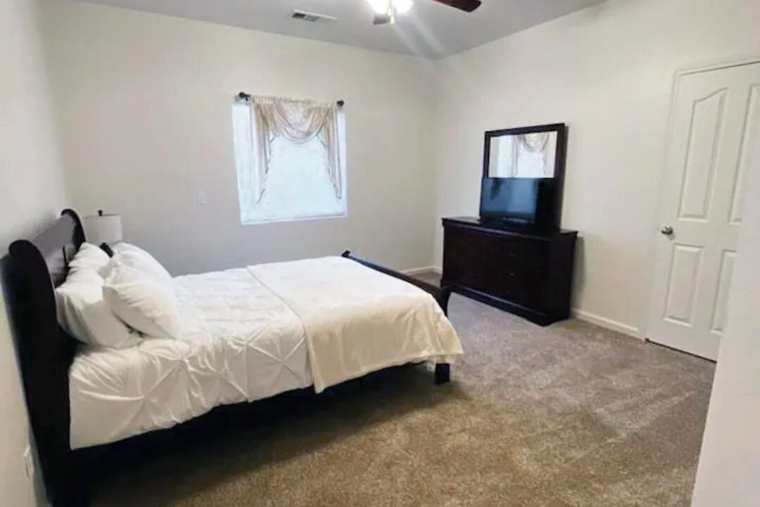 Photo of Bedroom in Porterville