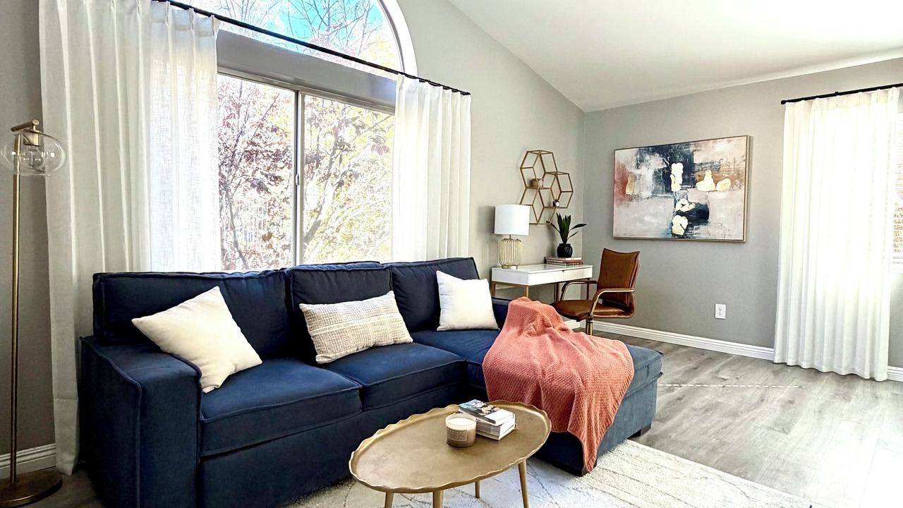 Photo of Livingroom in Stevenson Ranch