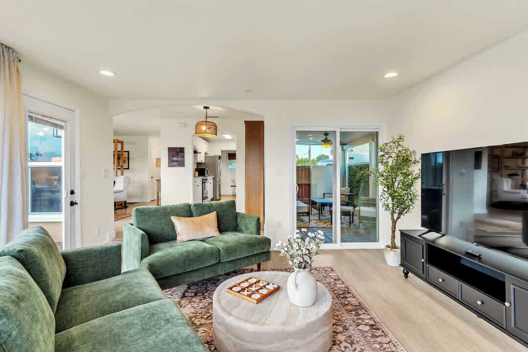Photo of Livingroom in Allied Gardens