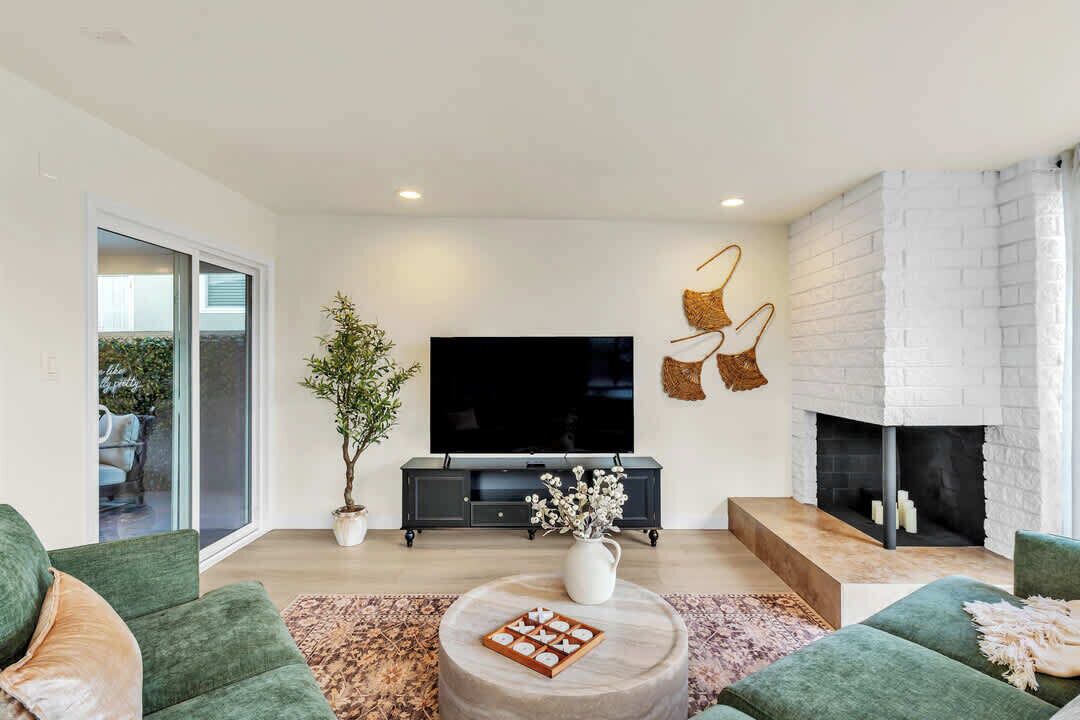 Photo of Livingroom in Allied Gardens