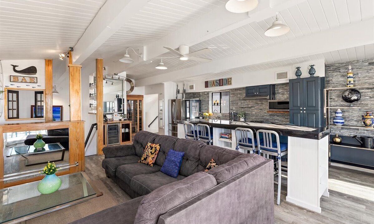 Photo of Livingroom in West Newport