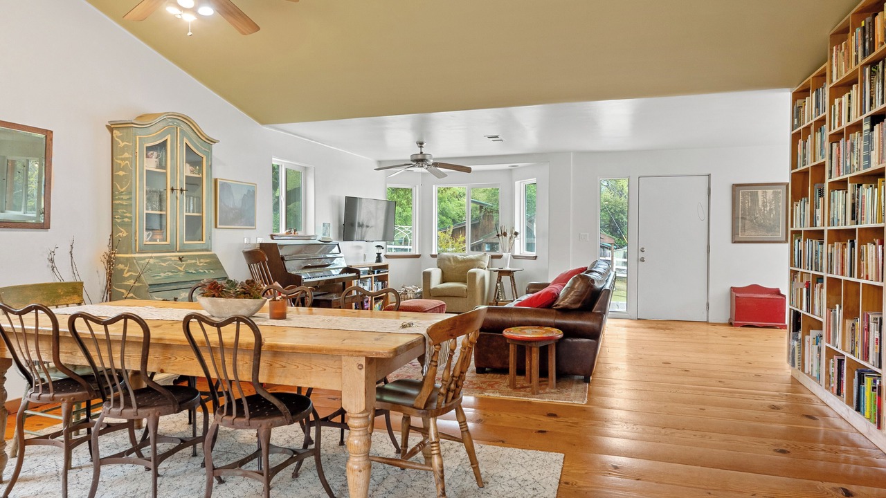 Photo of Bedroom in Kaweah