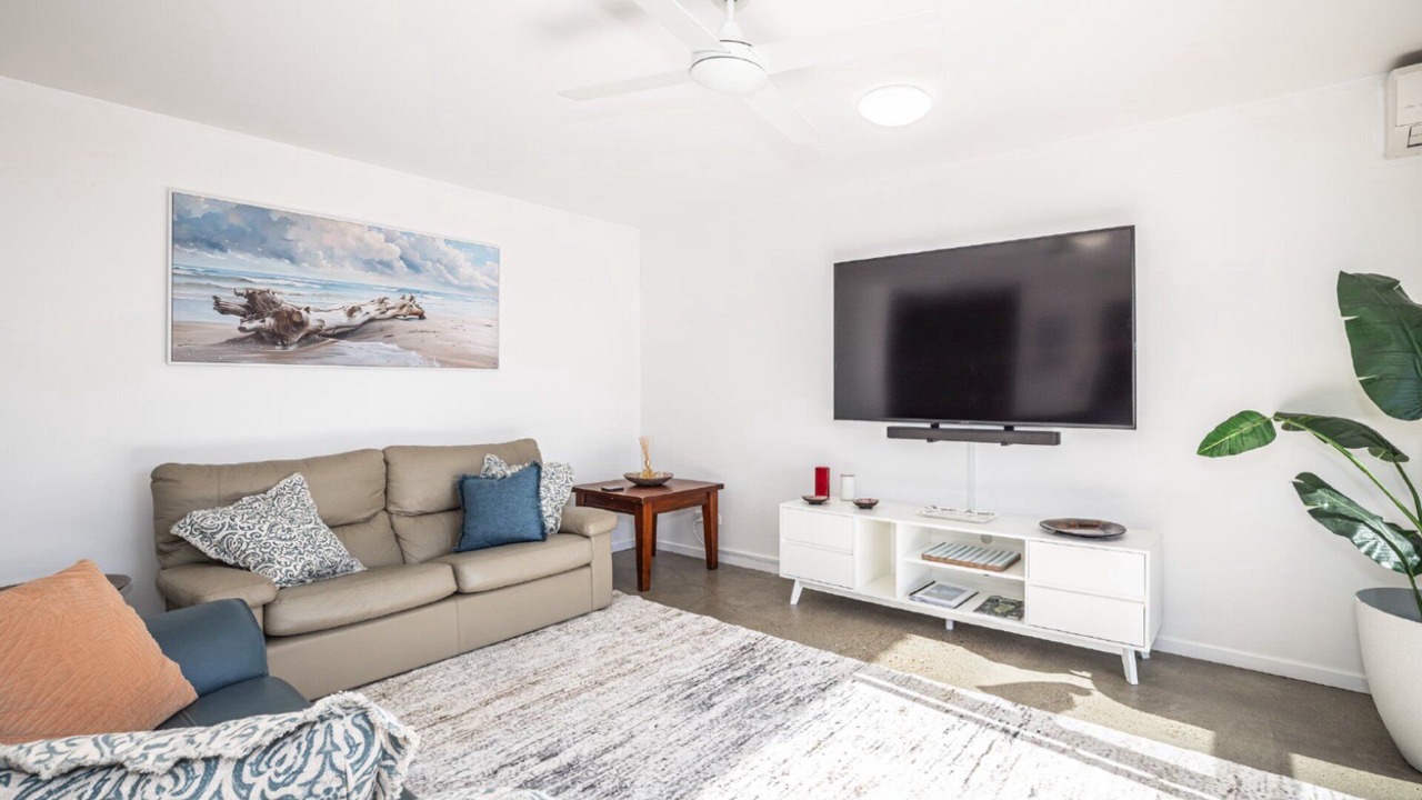Photo of Livingroom in Sandstone Point
