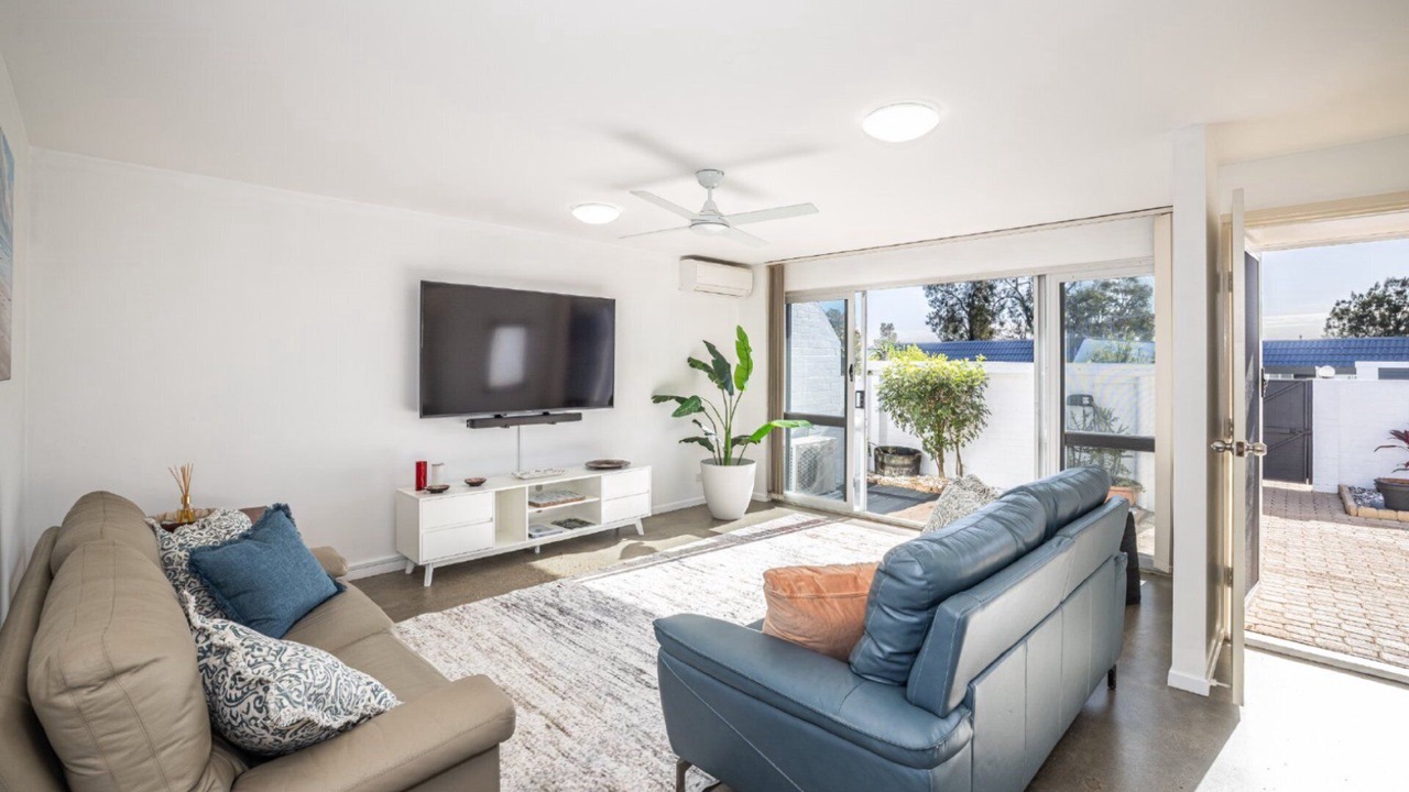 Photo of Livingroom in Sandstone Point