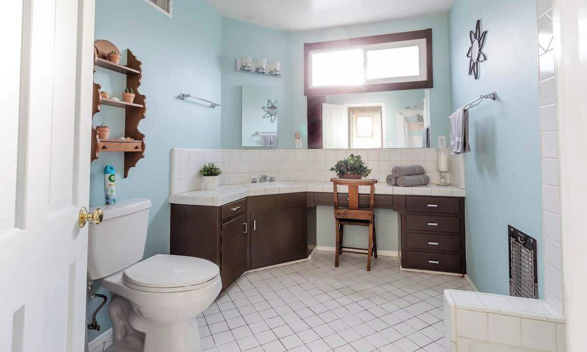 Photo of Bathroom in Van Nuys