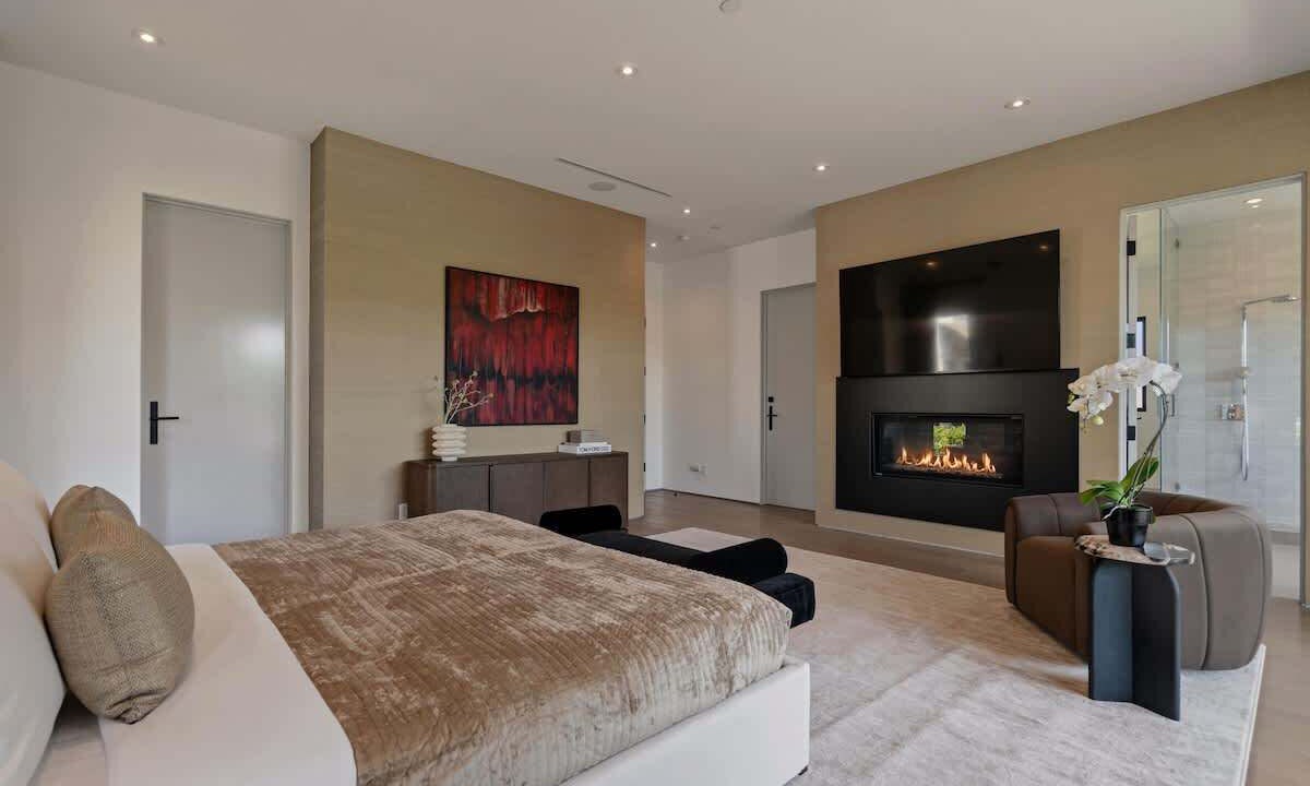 Photo of Bedroom in Beverly Grove