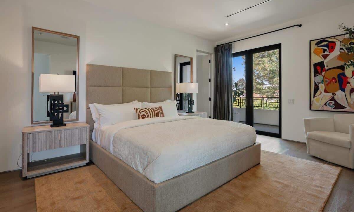 Photo of Bedroom in Beverly Grove
