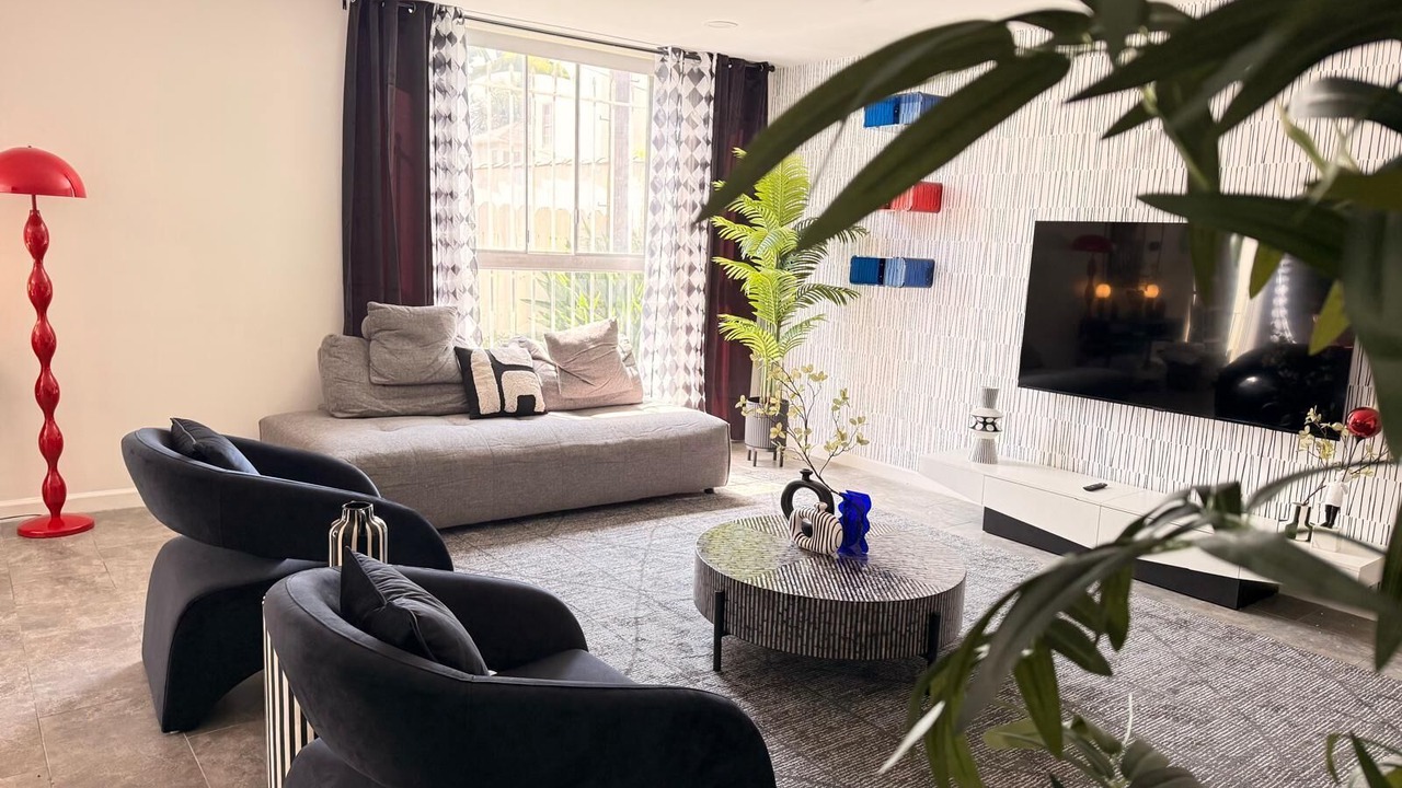 Photo of Livingroom in Pico - Robertson