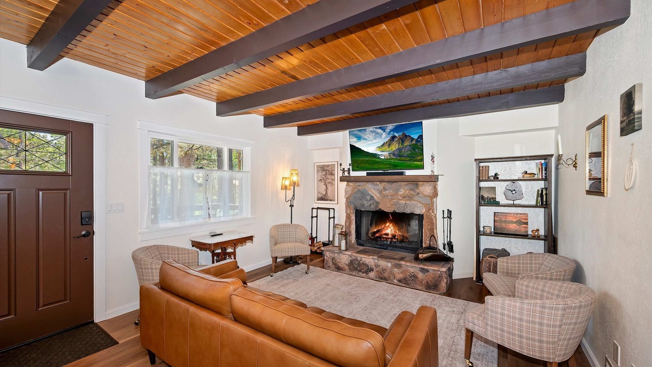 Photo of Bedroom in Green Valley Lake