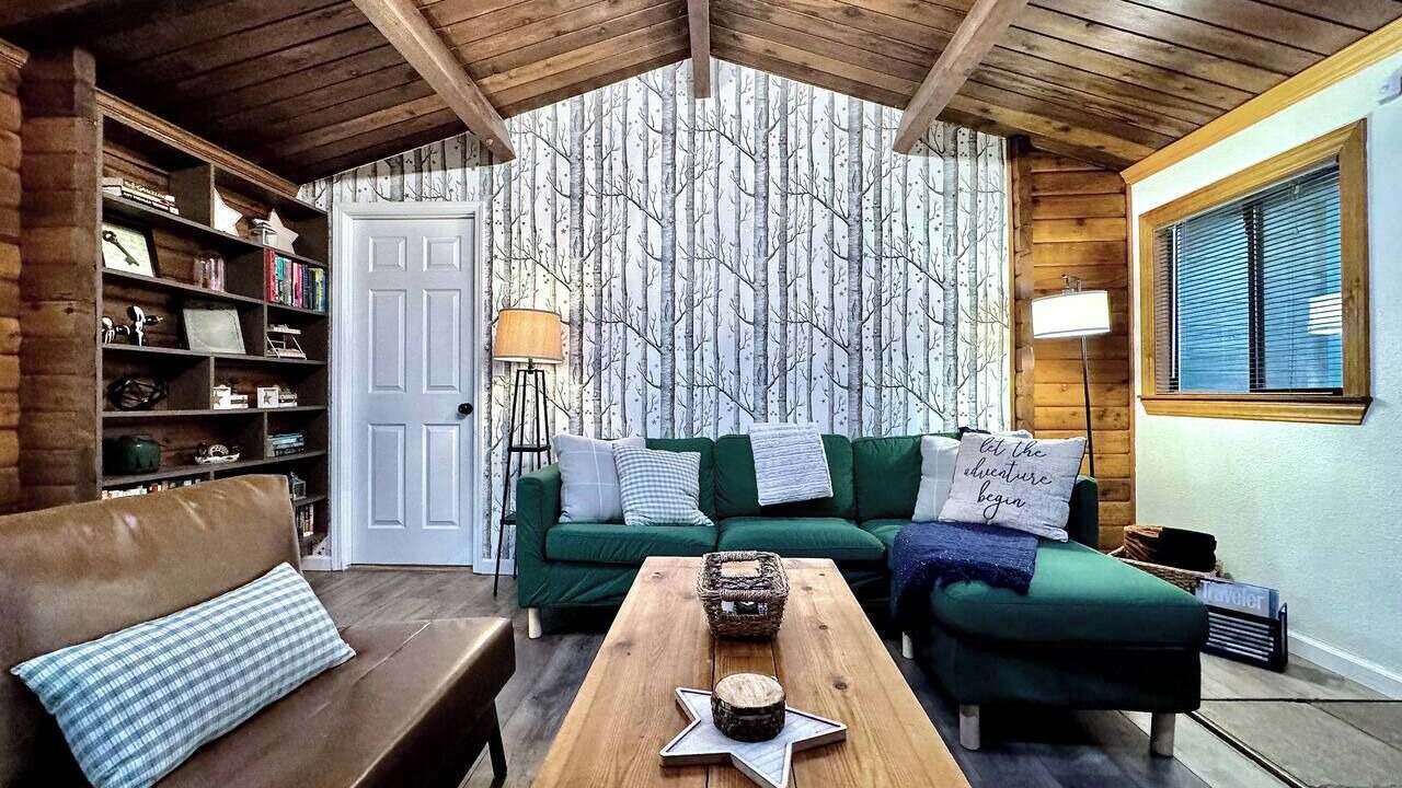 Photo of Livingroom in Pollock Pines