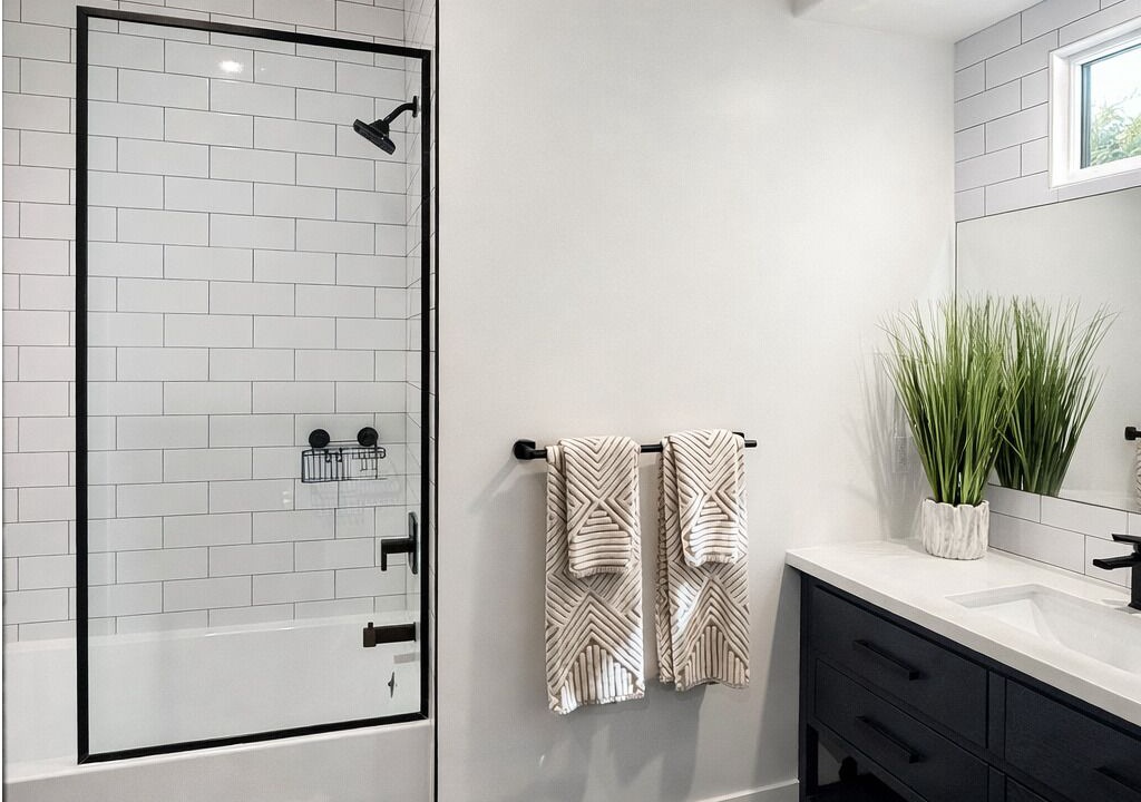 Photo of Bathroom in Woodland Hills