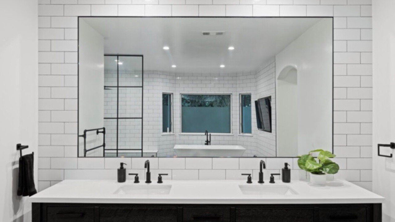 Photo of Bathroom in Woodland Hills