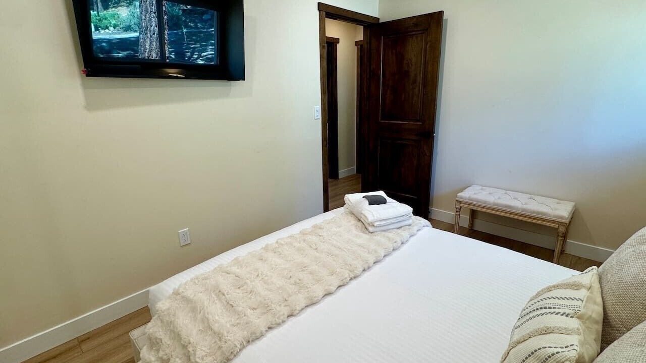 Photo of Bedroom in Round Hill Village