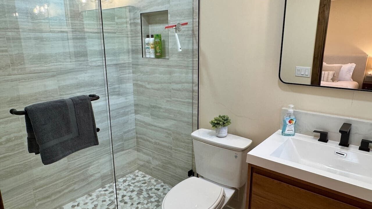Photo of Bathroom in Round Hill Village