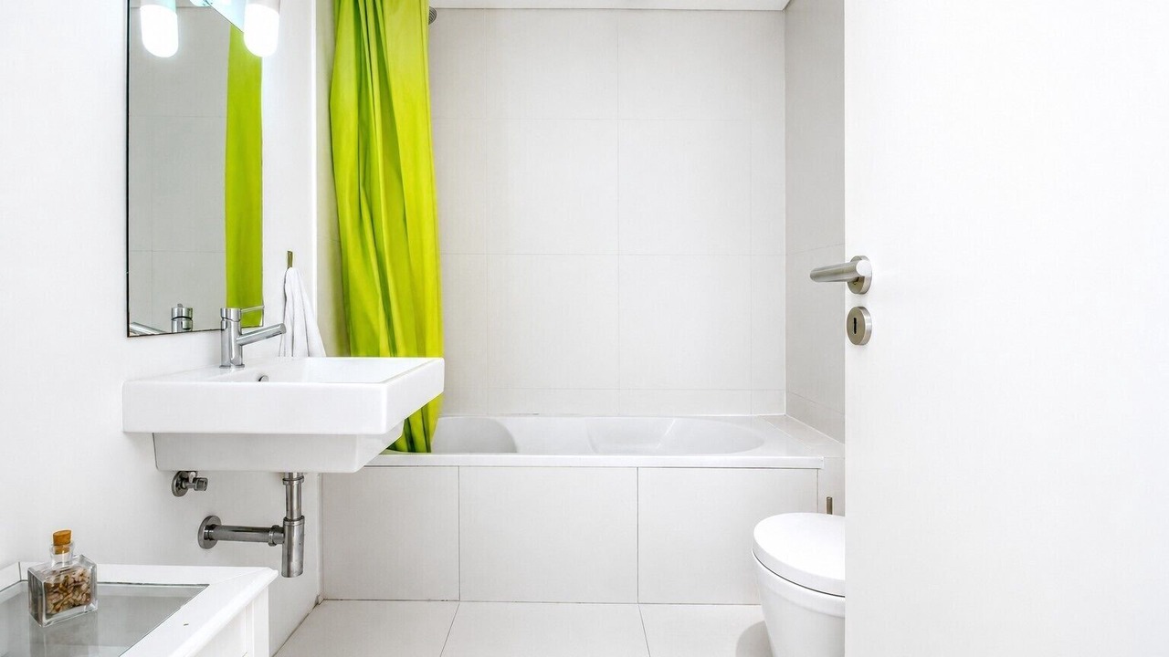 Photo of Bathroom in Coimbra City Centre