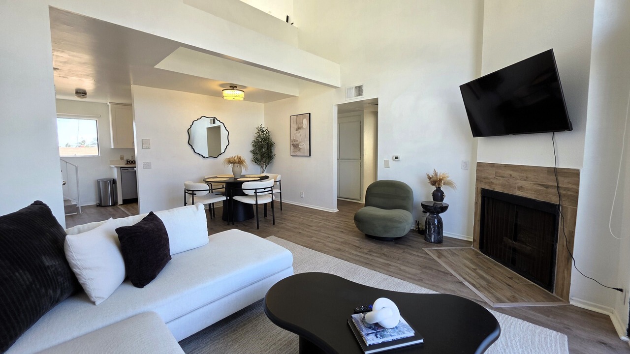 Photo of Livingroom in Beverly Hills