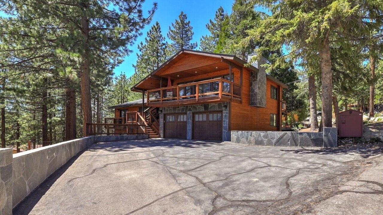 Photo of Outdoor in Round Hill Village