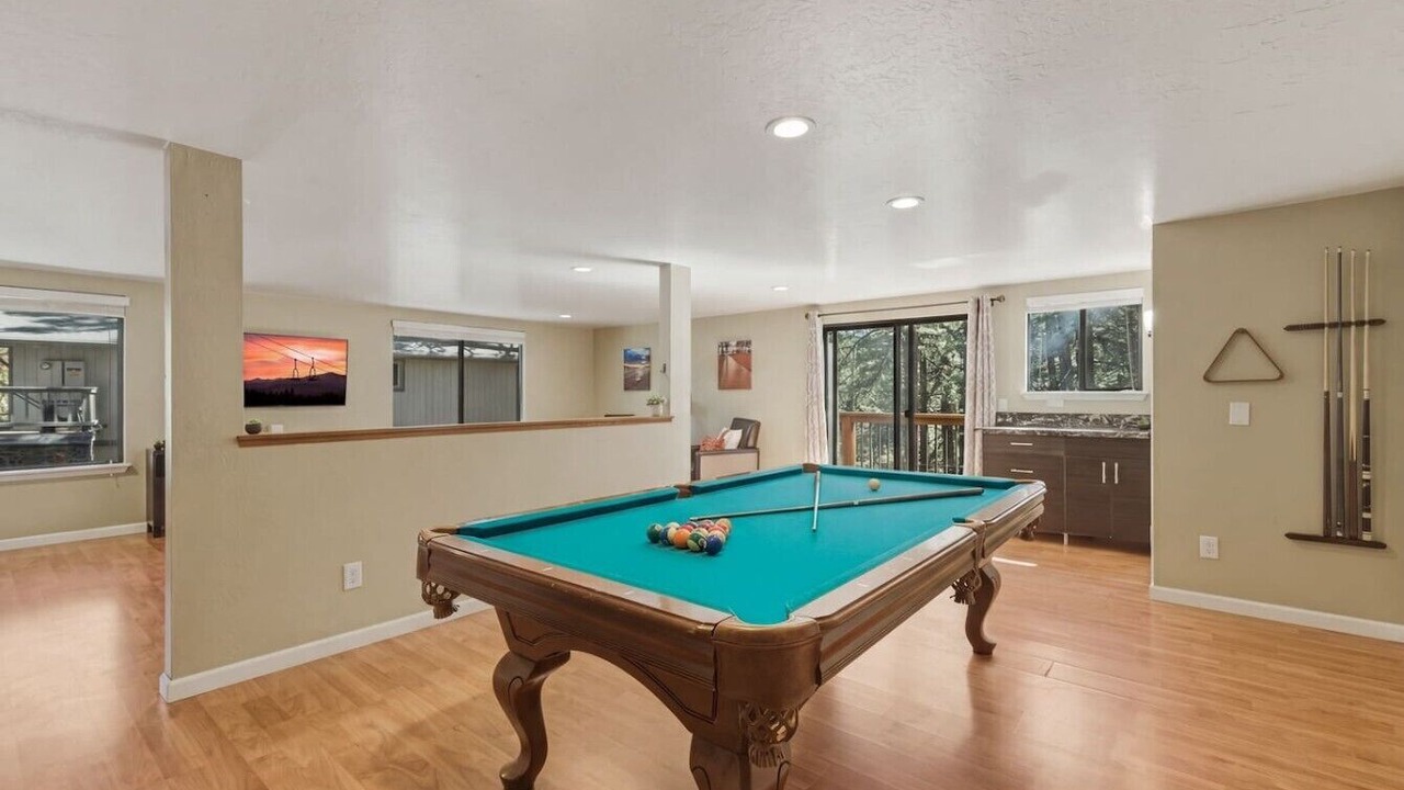 Photo of Bedroom in Round Hill Village
