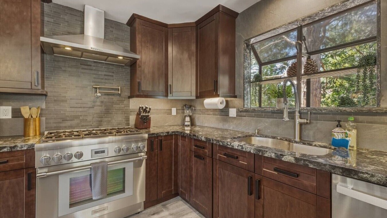 Photo of Kitchen in Round Hill Village