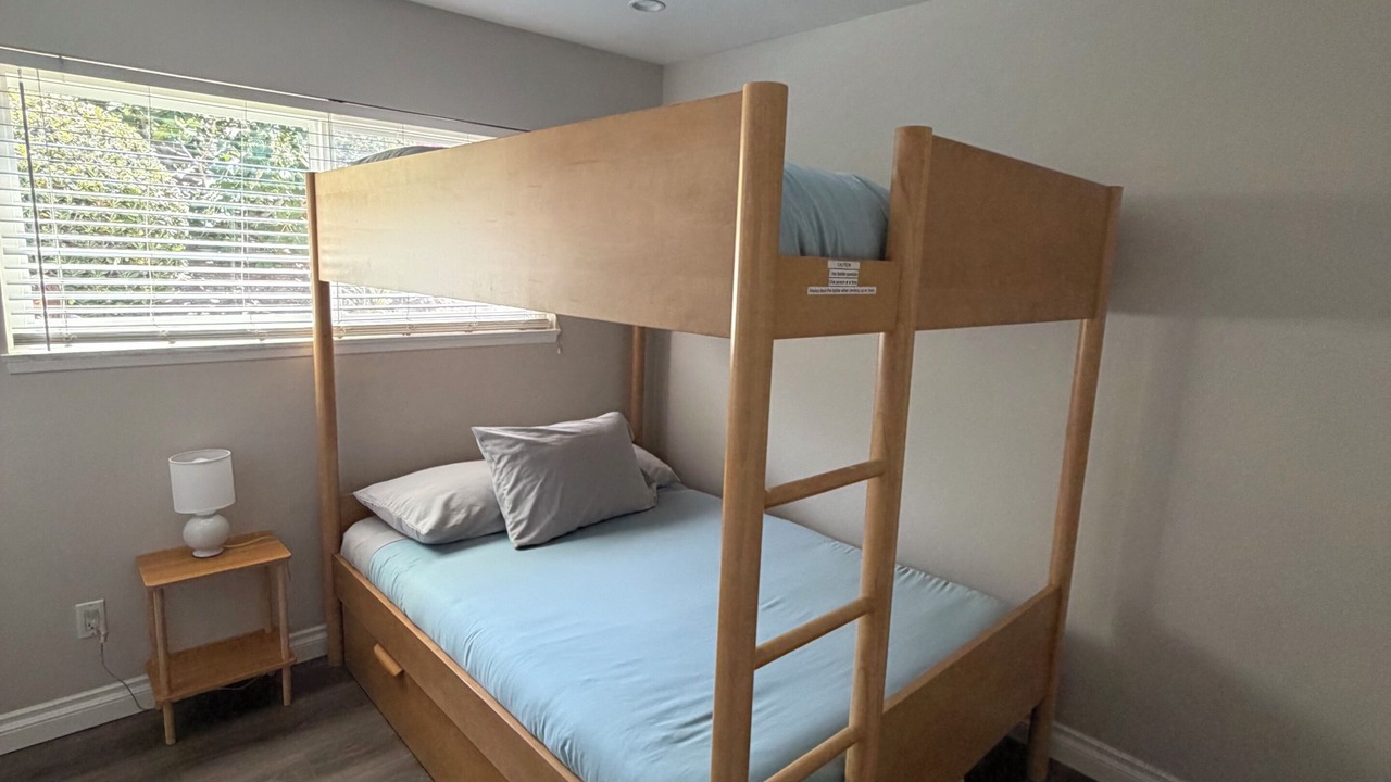 Photo of Bedroom in Allied Gardens