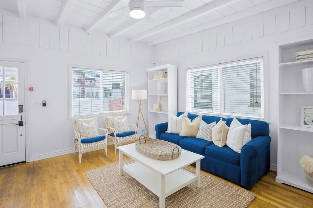 Photo of Livingroom in West Newport
