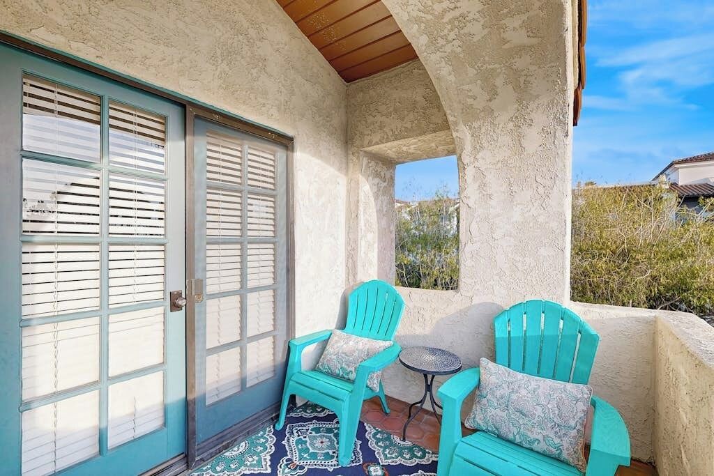 Photo of Patio Balcony in East Beach