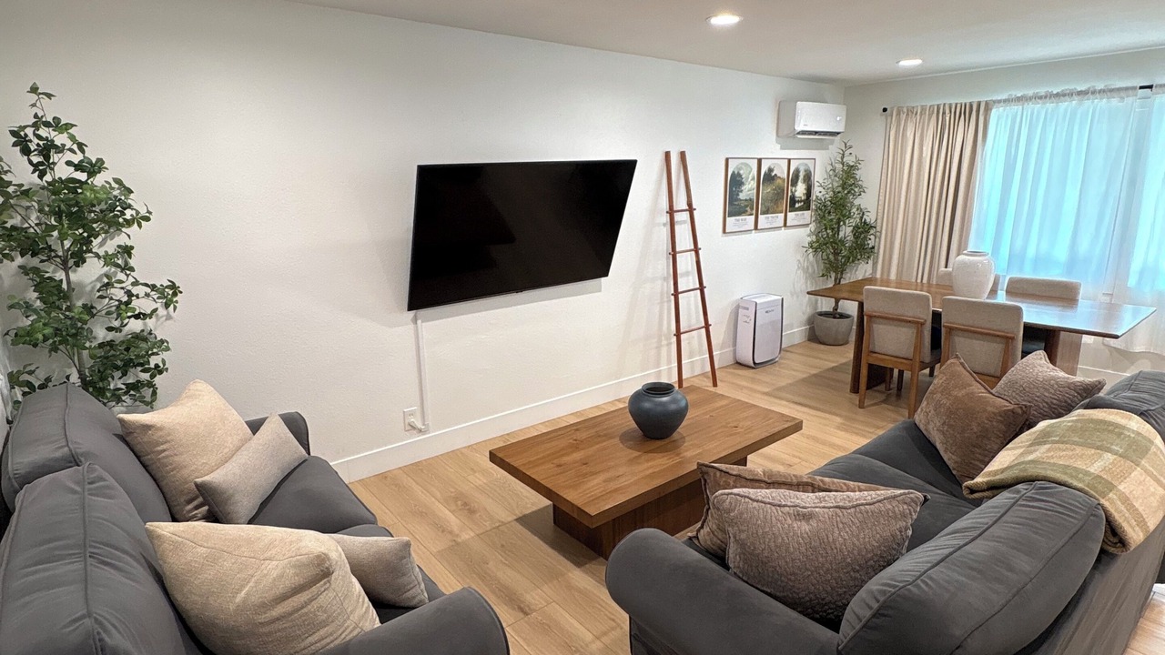 Photo of Livingroom in East Whittier