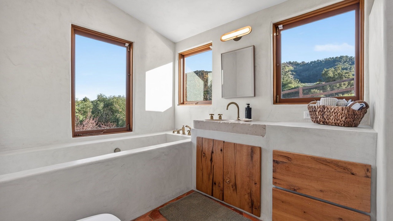 Photo of Bathroom in Ventura County