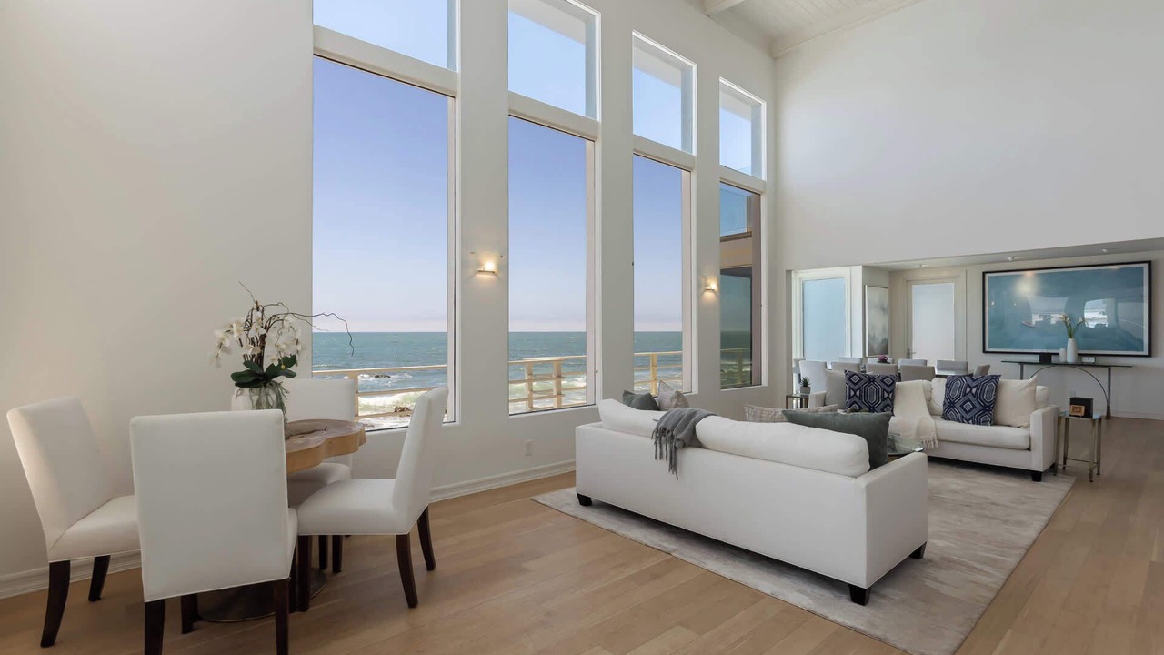 Photo of Livingroom in Eastern Malibu